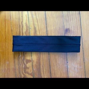 Black non slip headband